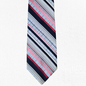 1970s Vintage Wembly Silver Red Navy Diagonal Striped Suit Neck Tie 3.75 x 56.25